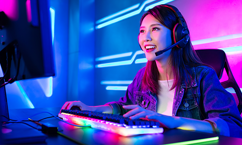 Heros from home placement image